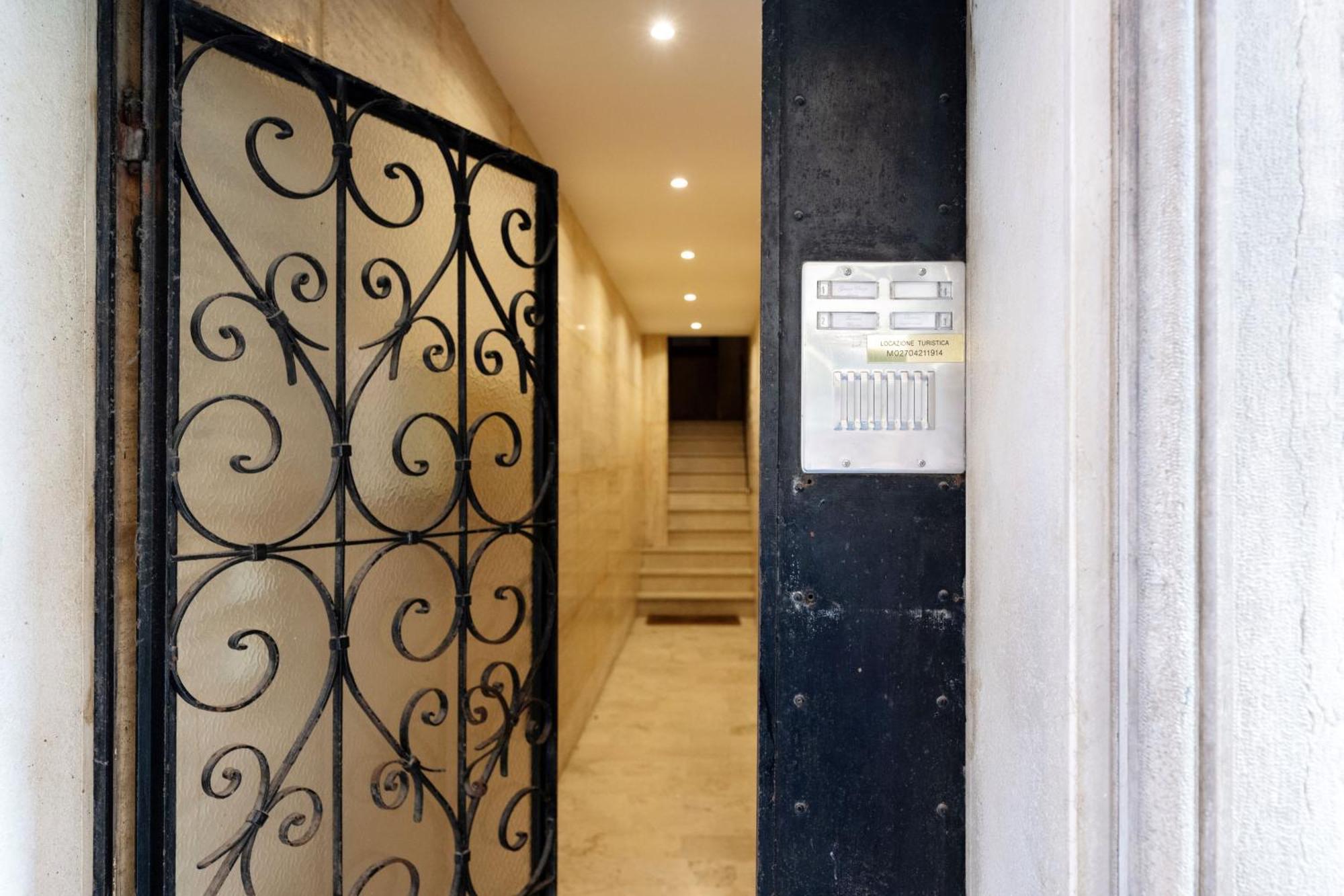 Easylife - Amazing Apartment At Rialto Venezia Exterior photo